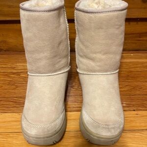 Ugg boots "cream" women’s Size 6
